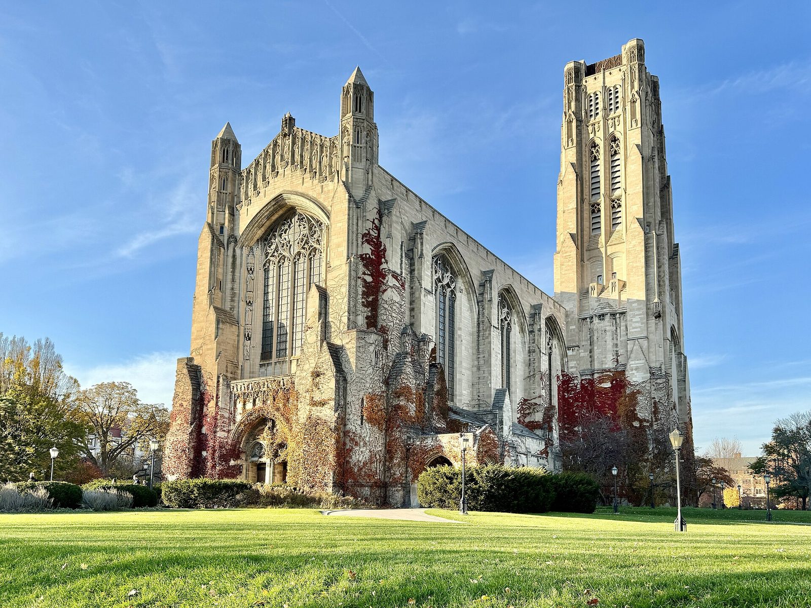 The tower and nave of Rockefeller Memorial Chapel at the University of Chicago