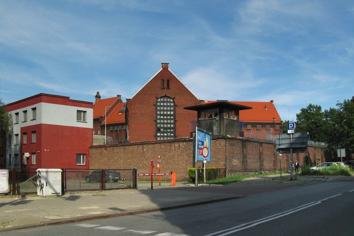 The walls and gate of the detention centre on Mikolowska Street in Katowice, present day