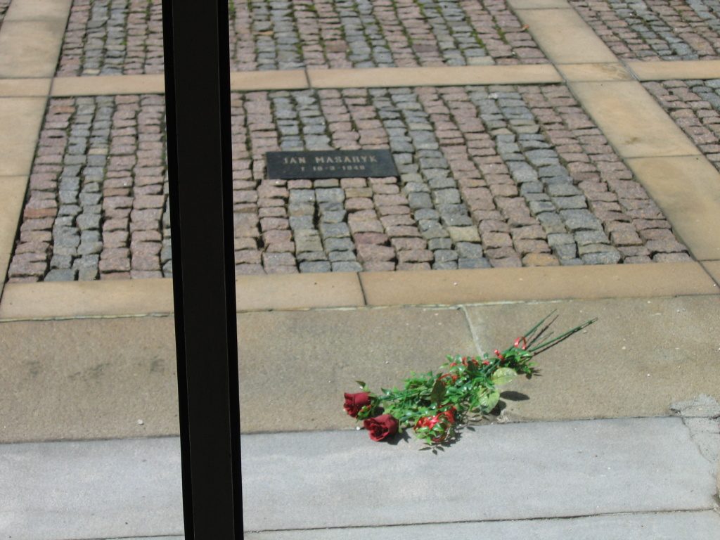 The memorial plaque under the window in the courtyard of the Czernin Palace