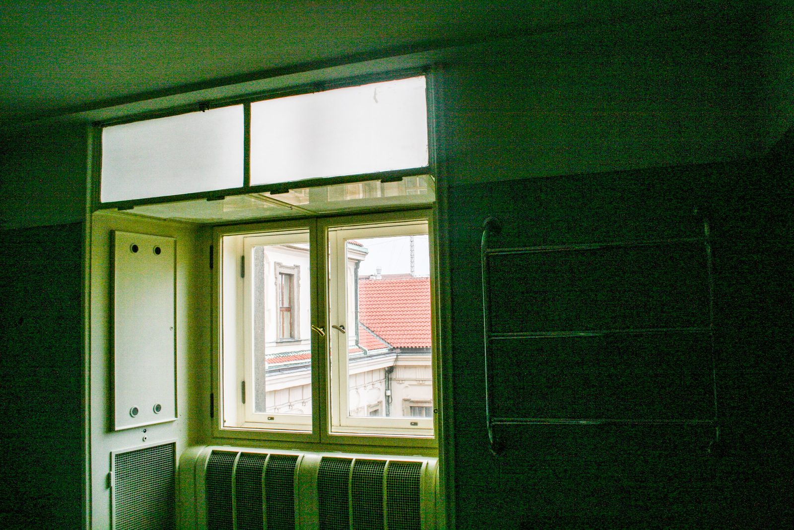 The facade of the Czernin Palace with the bathroom window, photographed in 2009